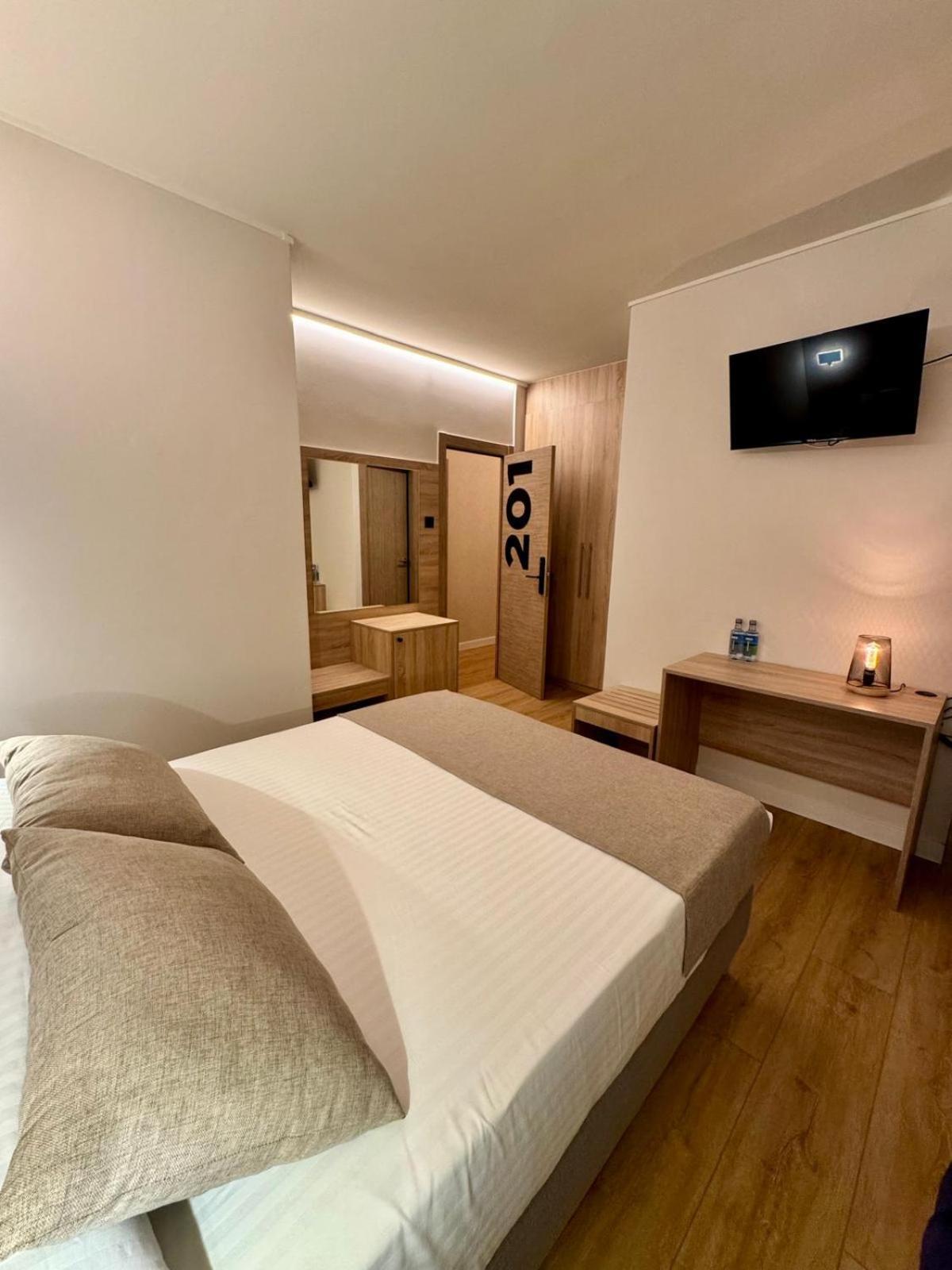 Miramar Suites Сада Екстериор снимка